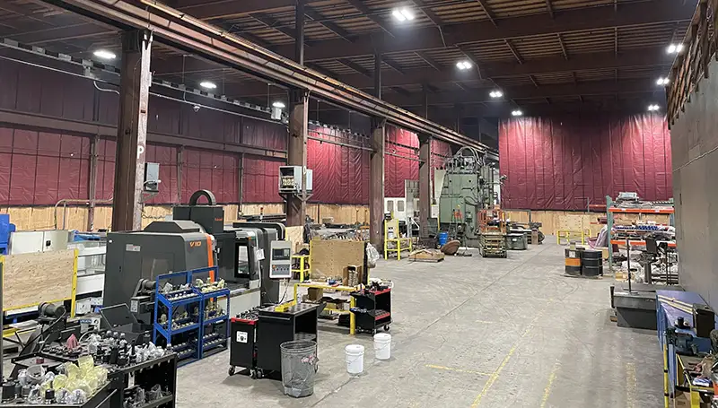 maroon insulated curtain